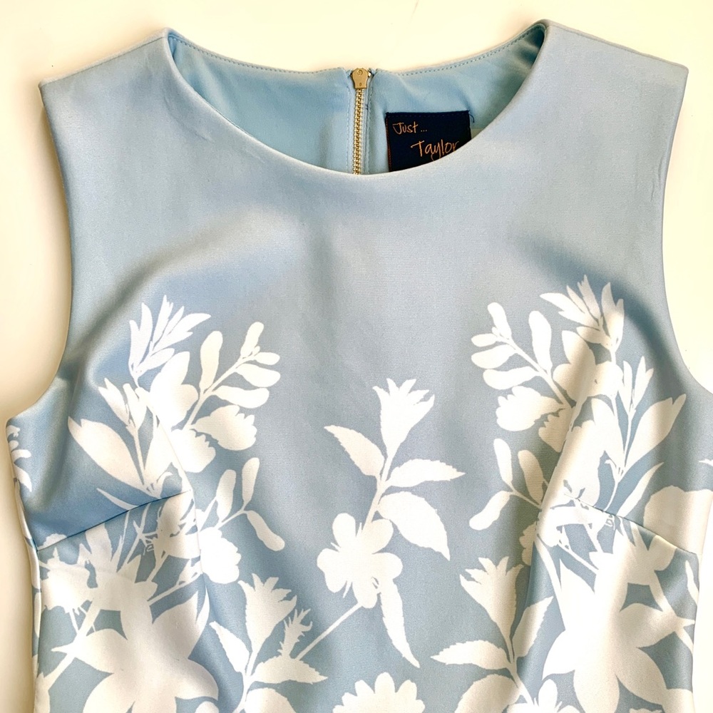Just Taylor Blue & White Floral Dress